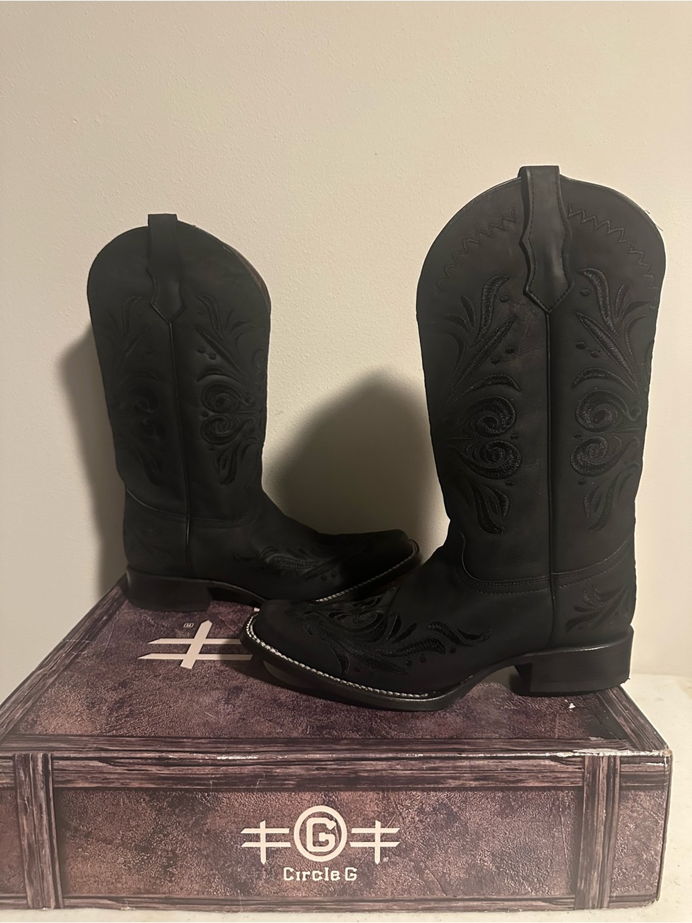 Circle G Corral Women’s 11 Black Embroidered Square Toe Western Cowboy Boots